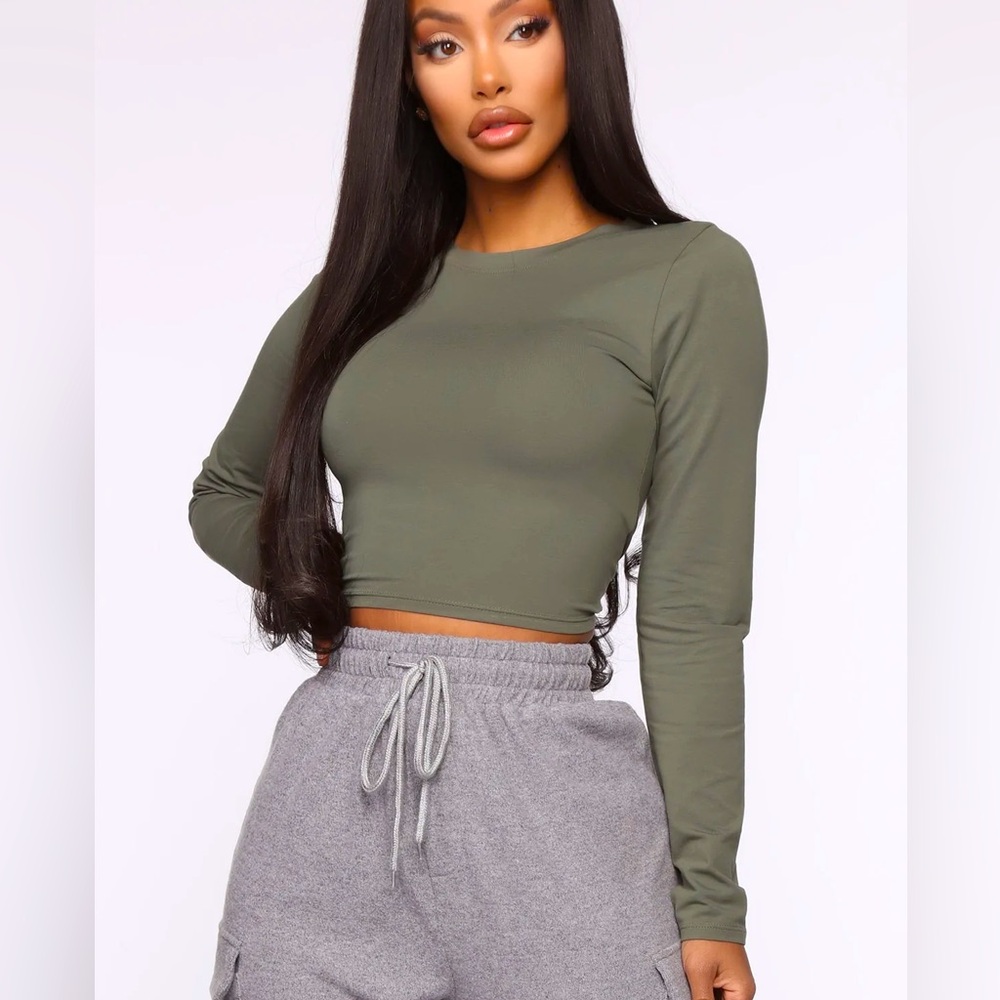 Army Green Long Sleeve Crop Top NEW 🏷️